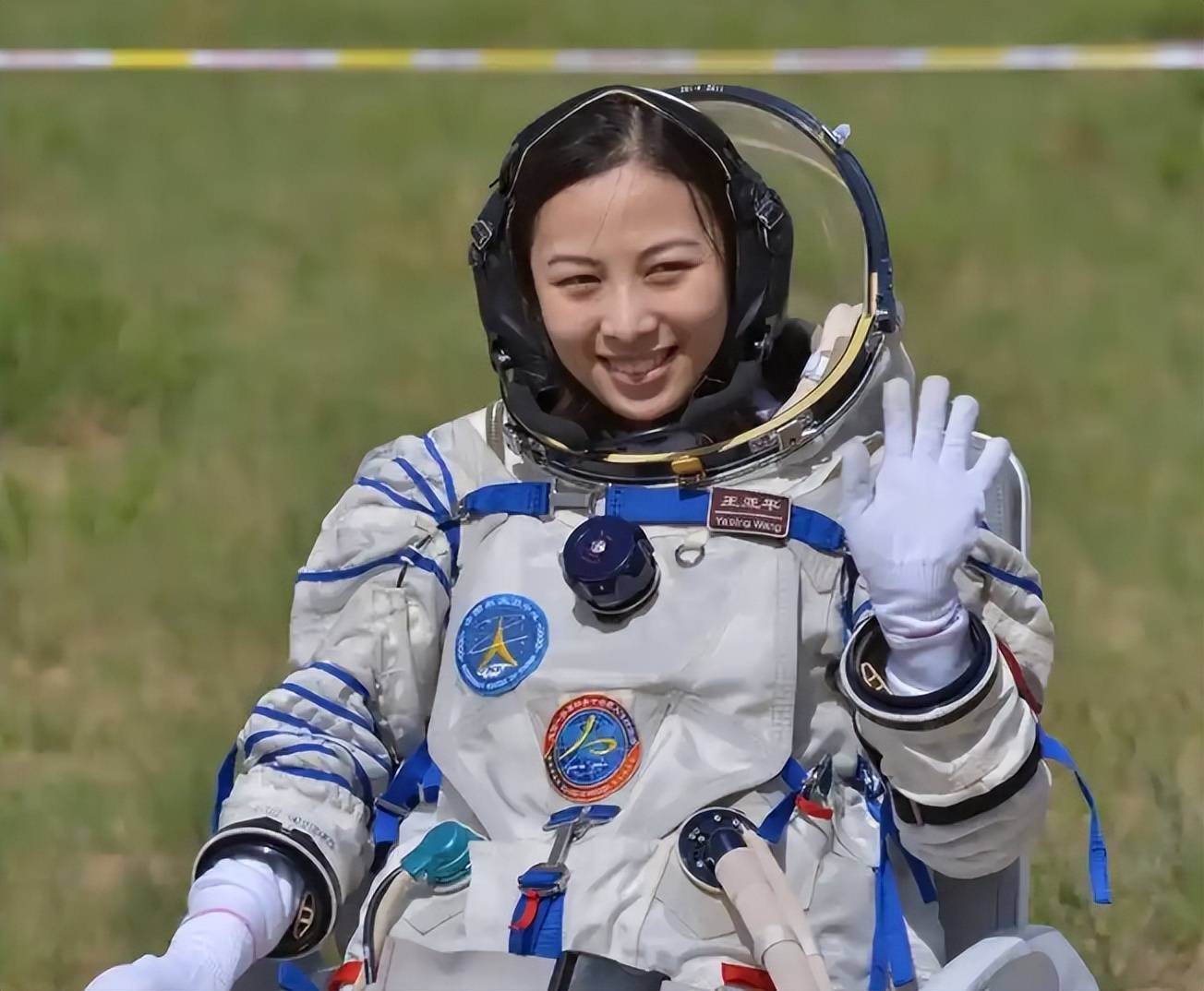 旅的辛酸落地后身体弱连路都走不了新葡京牺牲太大！王亚平曾谈太空之(图8)