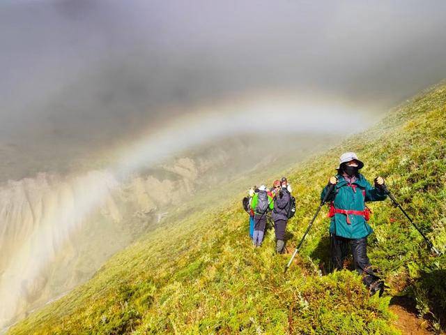 步却不敢挑战鳌太线因为它实在太危险新葡京资深驴友劝退：走过珠峰东坡徒(图2)